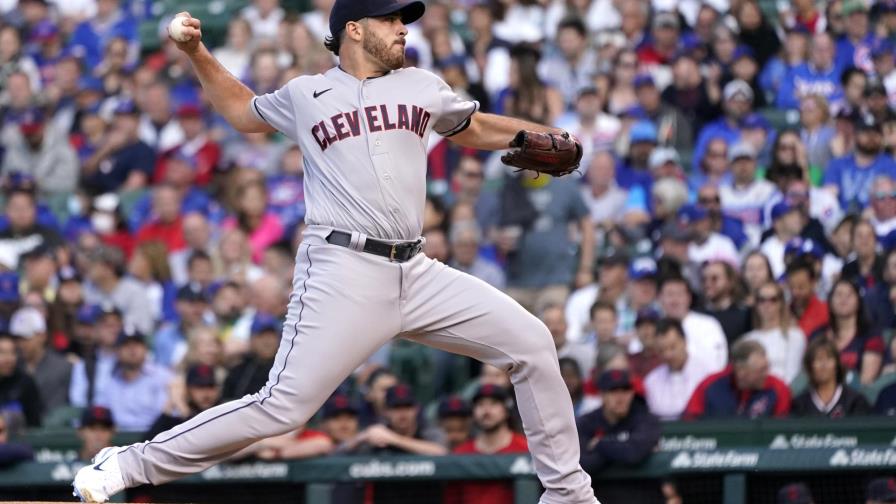 Indios derrotan 4-0 a Cachorros, pero pierden a Civale Indios derrotan 4-0 a Cachorros, pero pierden a Civale