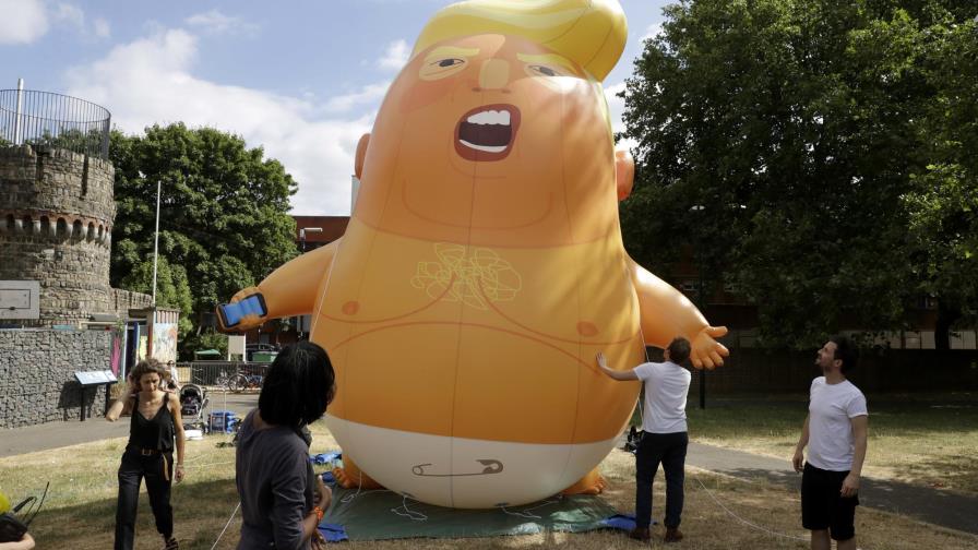 Museo de Londres adquiere Bebé Trump para su colección