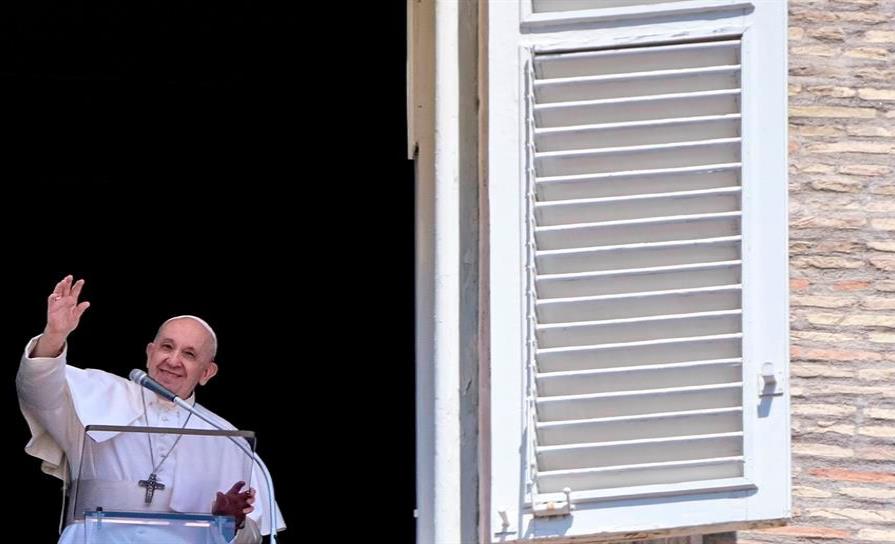 El papa anima a los jóvenes a prestar atención a los ancianos en la pandemia