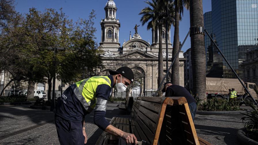 Niños menores de 14 años podrán salir a la calle en Chile Niños menores de 14 años podrán salir a la calle en Chile