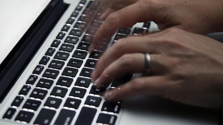 Equipos, niños y armarios: las alegrías de trabajar en casa Equipos, niños y armarios: las alegrías de trabajar en casa