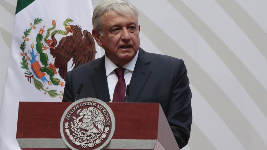 AMLO visita monumentos a Lincoln y Juárez en Washington