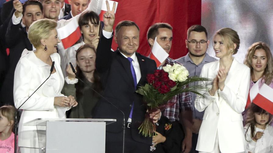 Corte Suprema de Polonia confirma reelección del presidente
