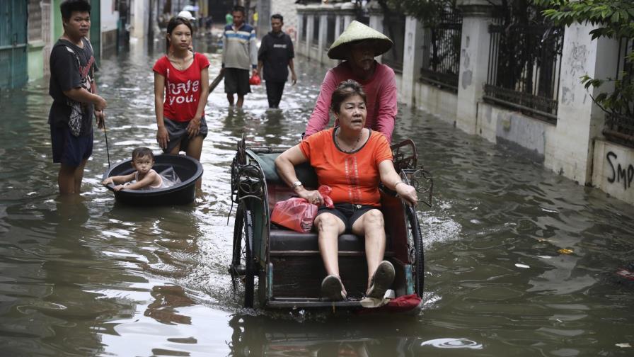 Indonesia: Suben a 53 los muertos en deslaves, inundaciones