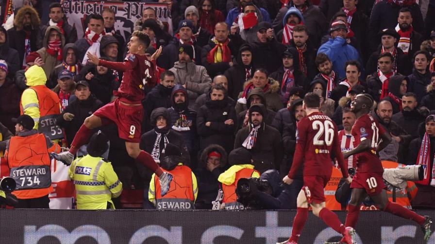 Astros de Liverpool se arrodillan en solidaridad con Floyd Astros de Liverpool se arrodillan en solidaridad con Floyd