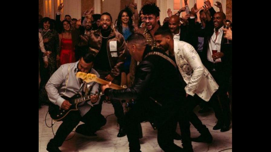 Bad Bunny y Aventura anuncian colaboración musical y alborotan las redes sociales