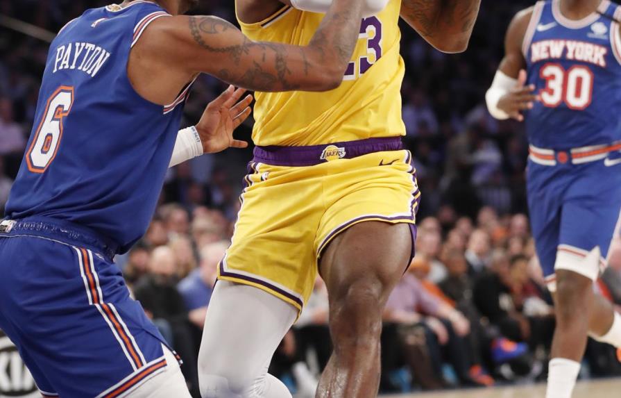 LeBron se acerca a Kobe y Lakers vencen  Knicks
