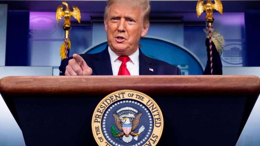 Trump lanza furiosa defensa contra explosivo libro de Woodward