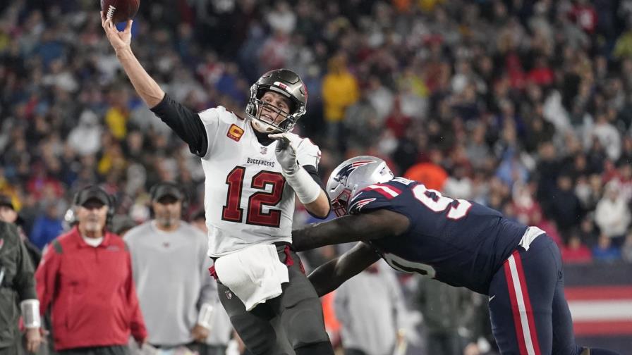 Brady regresa a casa y sale con triunfo y récord