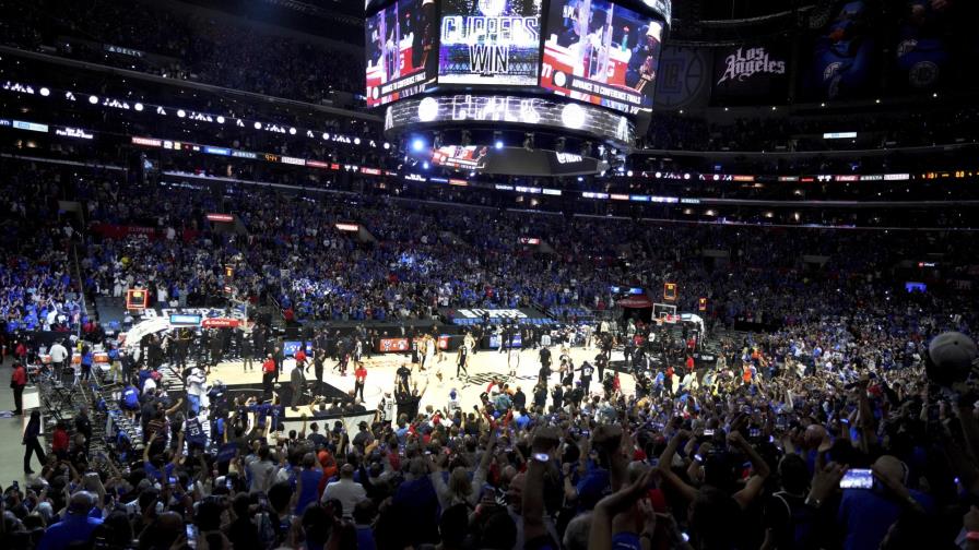 NBA establece normas de vacunación para personal de equipos