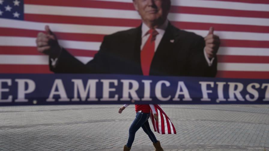 Trump rompe con sus abogados a una semana de juicio político