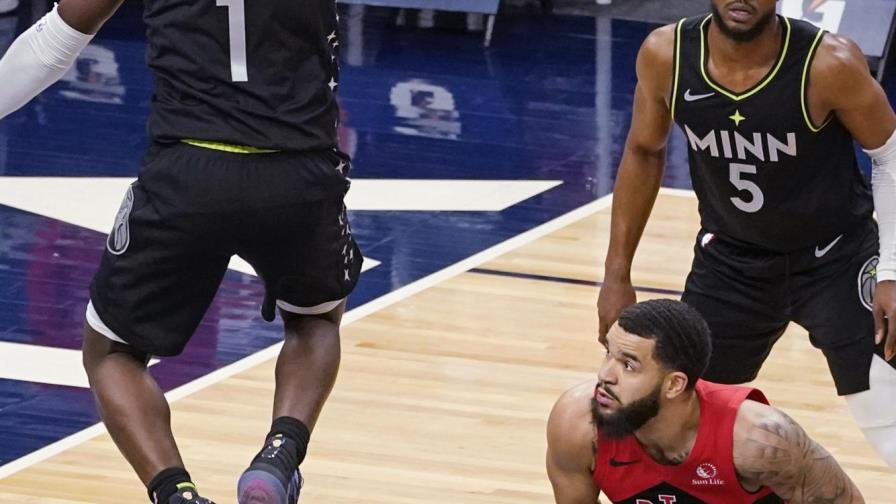 Raptors anotan últimos 11 puntos y vencen a Wolves