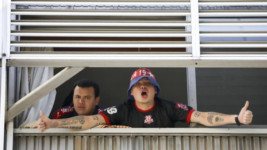 Terminó pesadilla para hinchas de Medellín; vuelven tras casi dos meses en Argentina