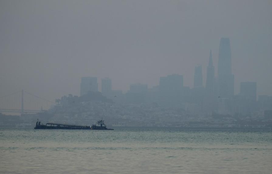 Incendios forestales, calor y humo afectan a California
