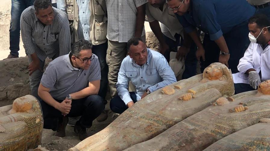 Descubren al menos 20 ataúdes antiguos en Luxor, Egipto