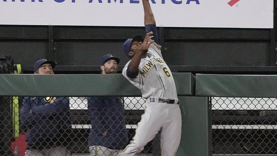 Cain y Woodruff guían a Cerveceros en triunfo ante Gigantes