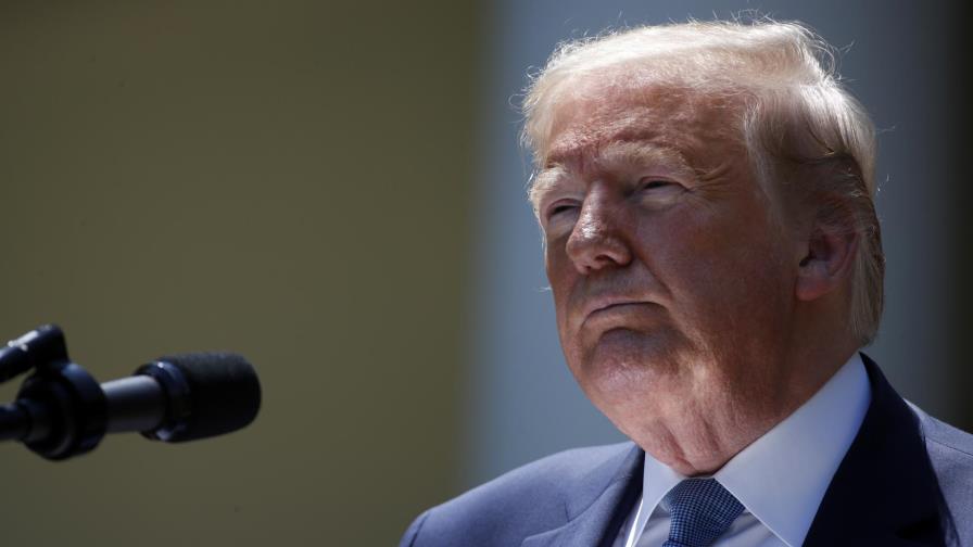 Trump dice confiar en test de COVID pese a negativos falsos