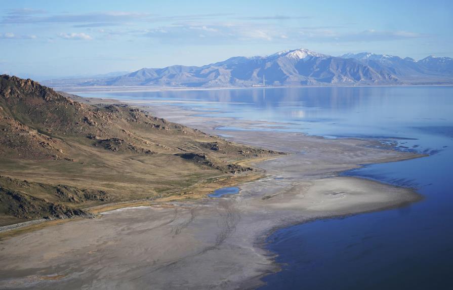 Sequía vacía lagos en el oeste de Estados Unidos