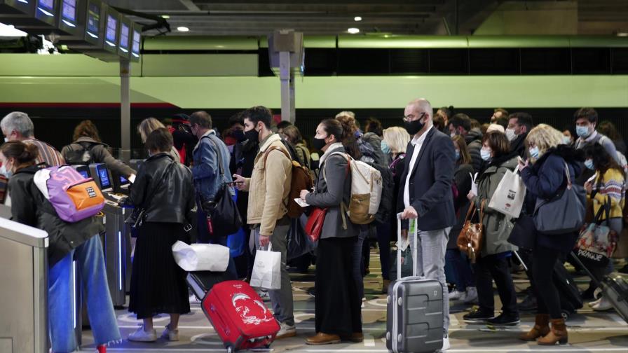 Francia: Hospitales contratan a más personal ante virus