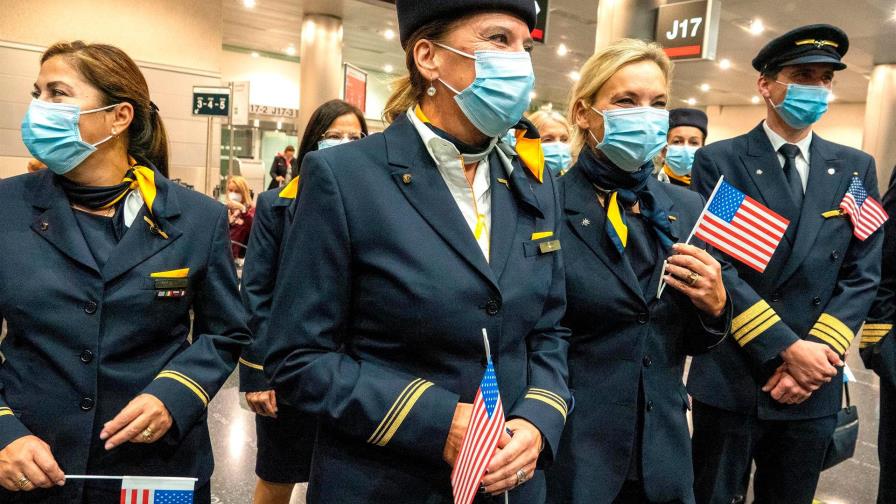 Miami recibe primeros vuelos directos con extranjeros totalmente vacunados