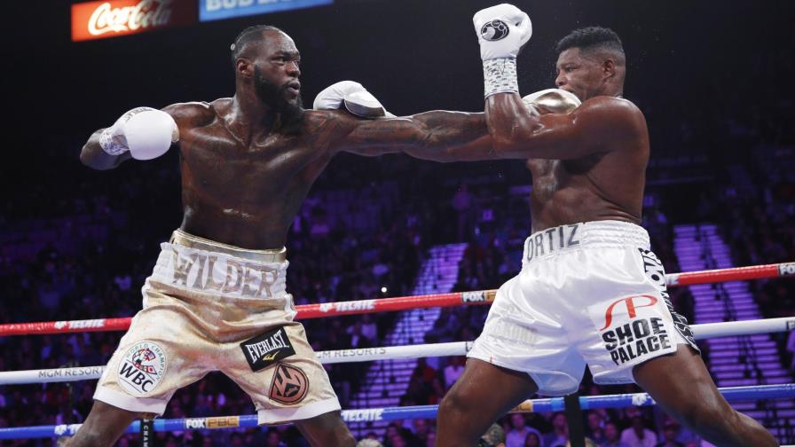 Wilder gana a cubano Ortiz y retiene título de peso completo