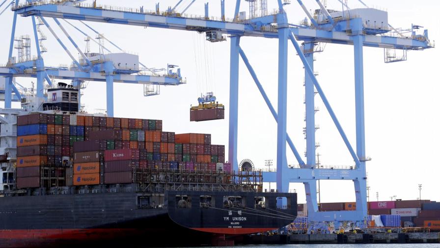 EEUU: déficit comercial cae en noviembre a 43.100 millones