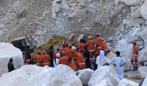 Suben a 22 los muertos por derrumbe en mina en Pakistán