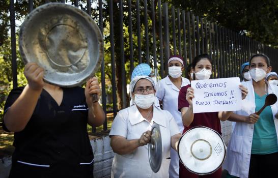 Paraguay: colapsan hospitales, suspenden cirugías por COVID