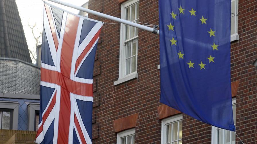 Lores critican proyecto Brexit por excluir a niños migrantes