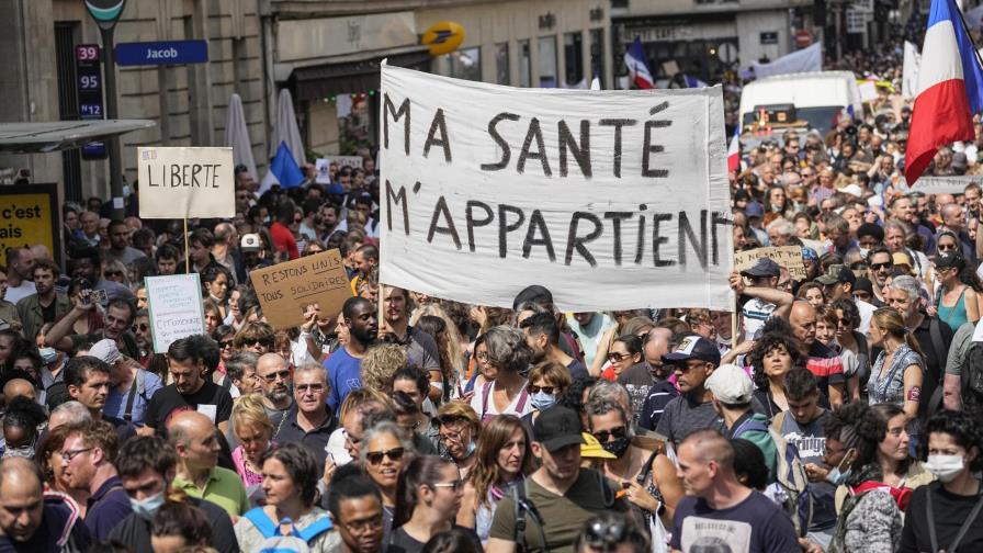 Protestas en Francia contra vacunaciones de coronavirus