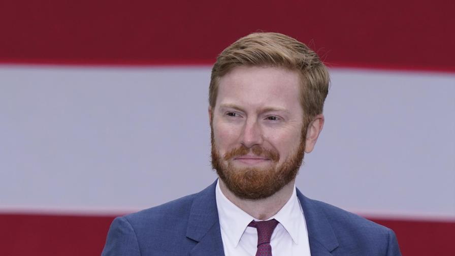 Representante republicano defiende juicio político a Trump