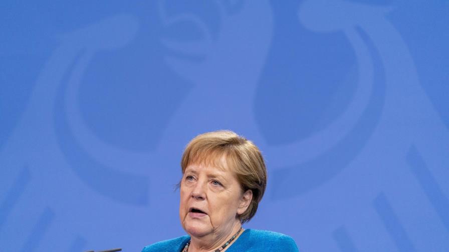 Merkel recibe dos vacunas diferentes contra el COVID-19 Merkel recibe dos vacunas diferentes contra el COVID-19