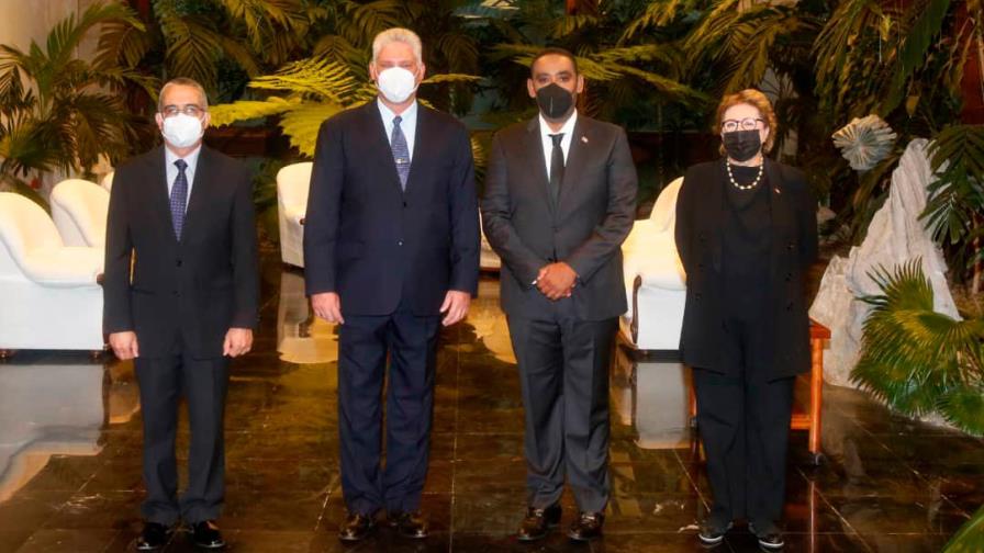 Jefe de La Misión Dominicana en La Habana presenta sus Cartas Credenciales Jefe de La Misión Dominicana en La Habana presenta sus Cartas Credenciales