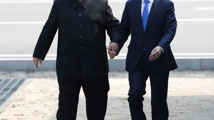 Kim rechaza invitación de Moon para cumbre en Corea del Sur