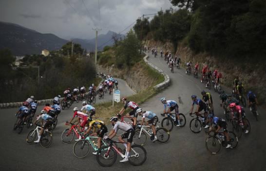 La UCI considera que  el ciclismo logró superar un desafío sin precedentes 