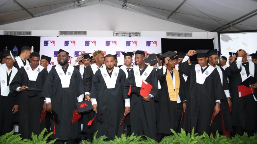 Prospectos de béisbol se gradúan de bachilleres