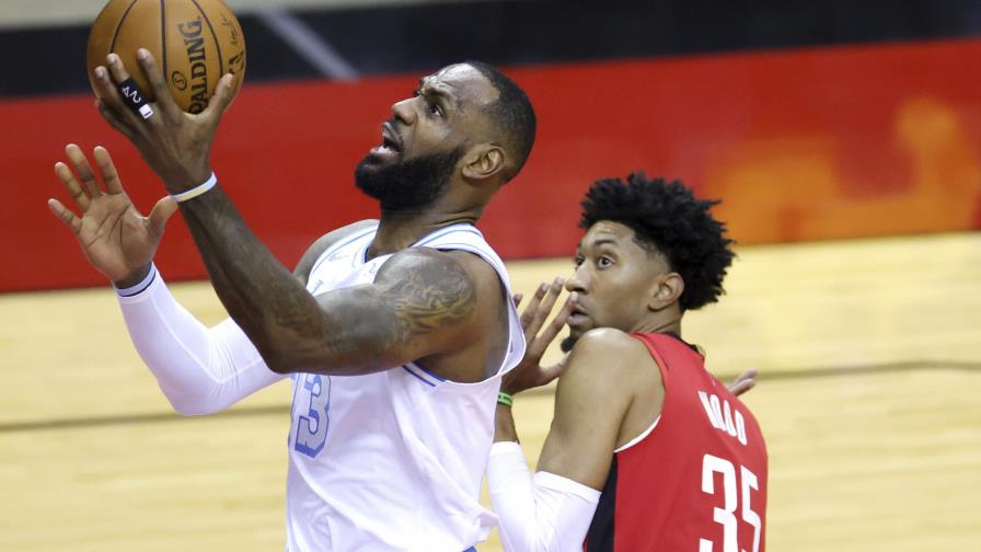 Lakers aplastan a Rockets en su 6ta victoria en 7 juegos