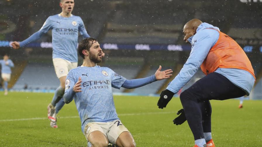 El City persevera para domar 2-0 a Aston Villa
