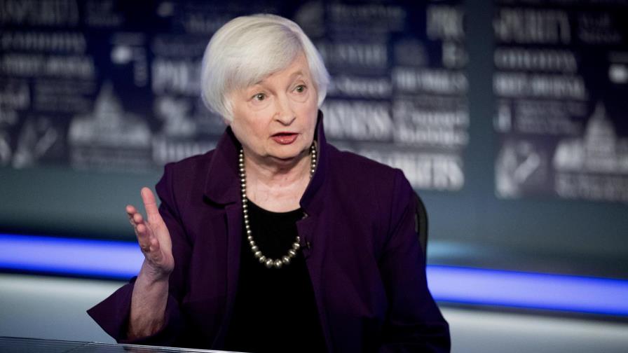 Fuente AP: Biden elige a Janet Yellen secretaria del Tesoro