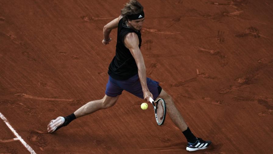 Francia: Tsitsipas amansa a Medvedev, contra Zverev en semis Francia: Tsitsipas amansa a Medvedev, contra Zverev en semis