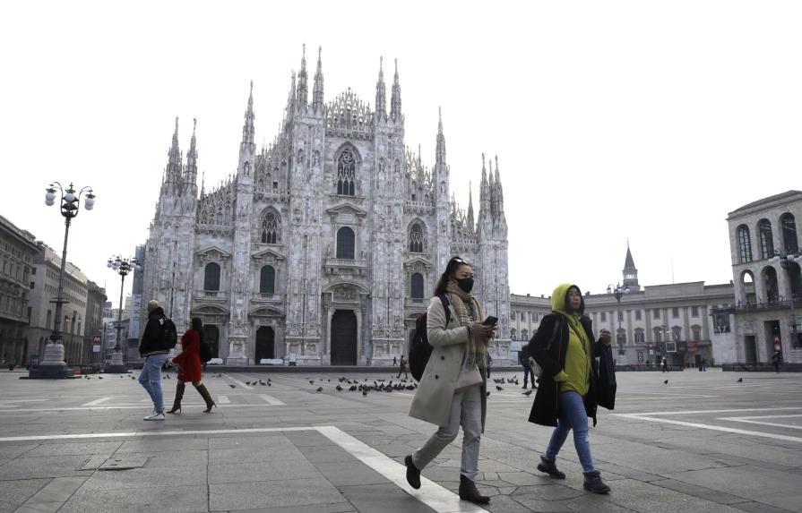 Casos de coronavirus repuntan en Italia pese a restricciones