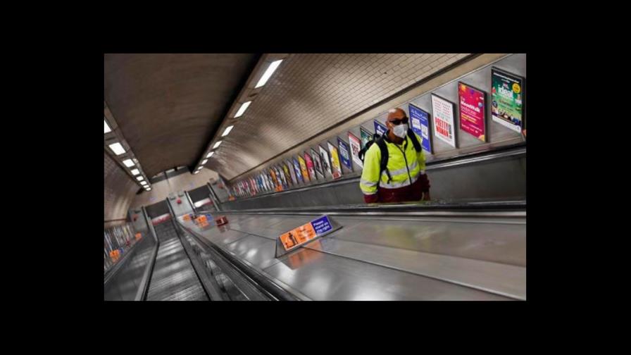 Muere una taquillera de Londres a la que escupió un hombre con la COVID-19