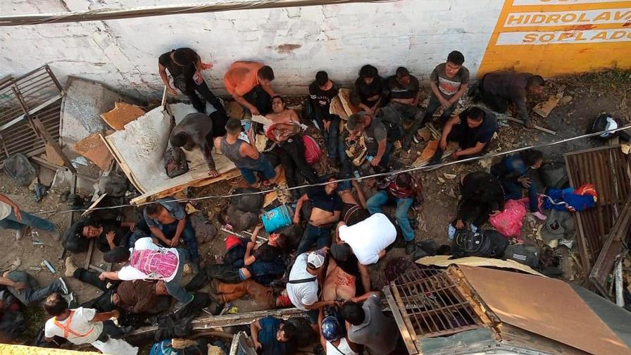 Mueren 49 migrantes por accidente de un camión en el sureste de México Mueren 49 migrantes por accidente de un camión en el sureste de México