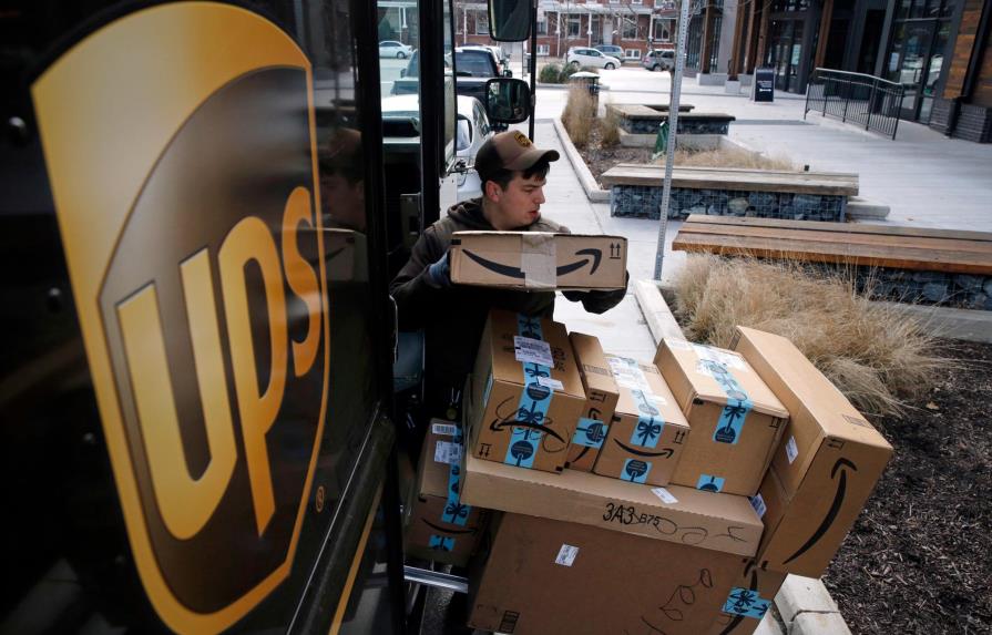UPS planea contratar 100.000 empleados para época navideña