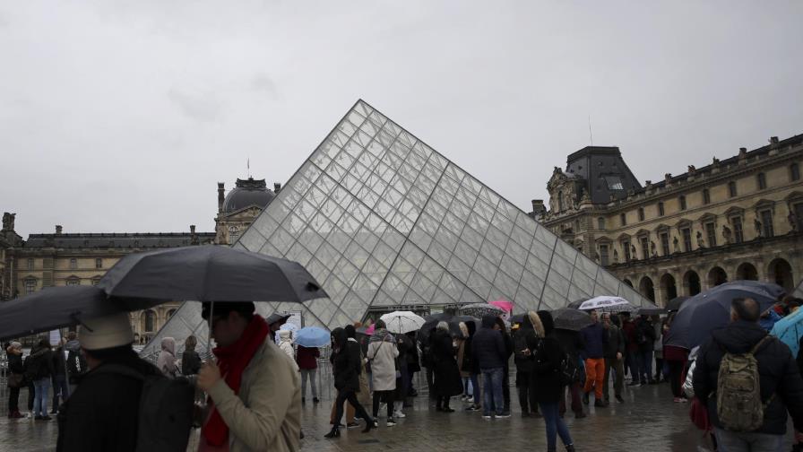 La Mona Lisa sola: miedo al virus mantiene cerrado el Louvre