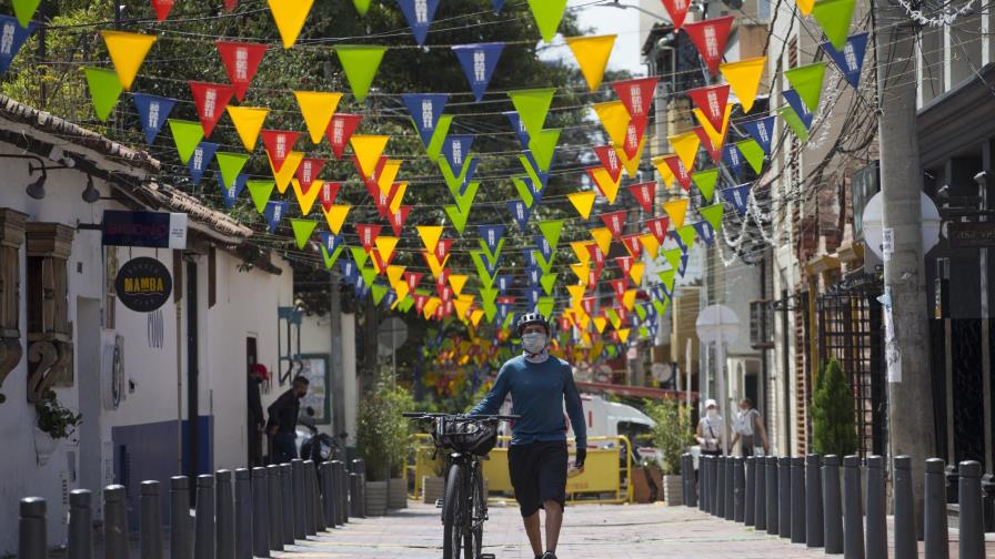 Colombia: Nuevos confinamientos por alza de casos de COVID Colombia: Nuevos confinamientos por alza de casos de COVID