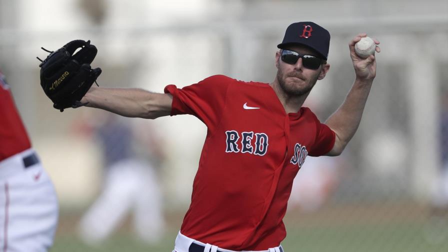 El as Chris Sale se somete a cirugía Tommy John