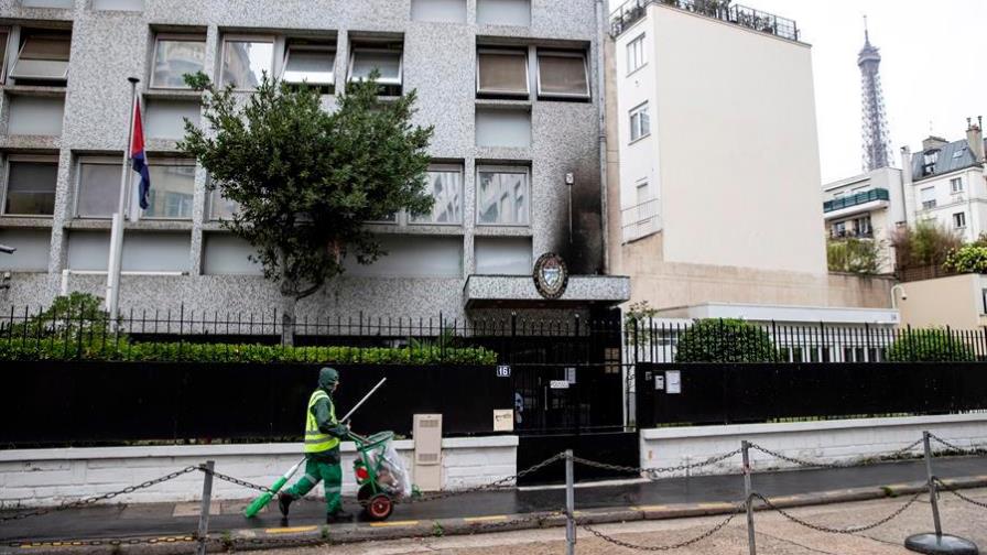 Presidente cubano culpa a EE.UU. del ataque contra su embajada en París
