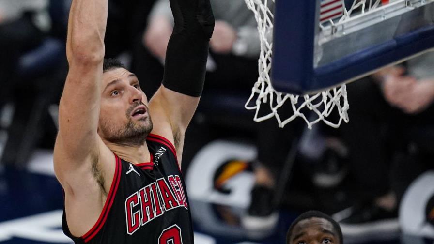 Bulls abruman a diezmados Pacers