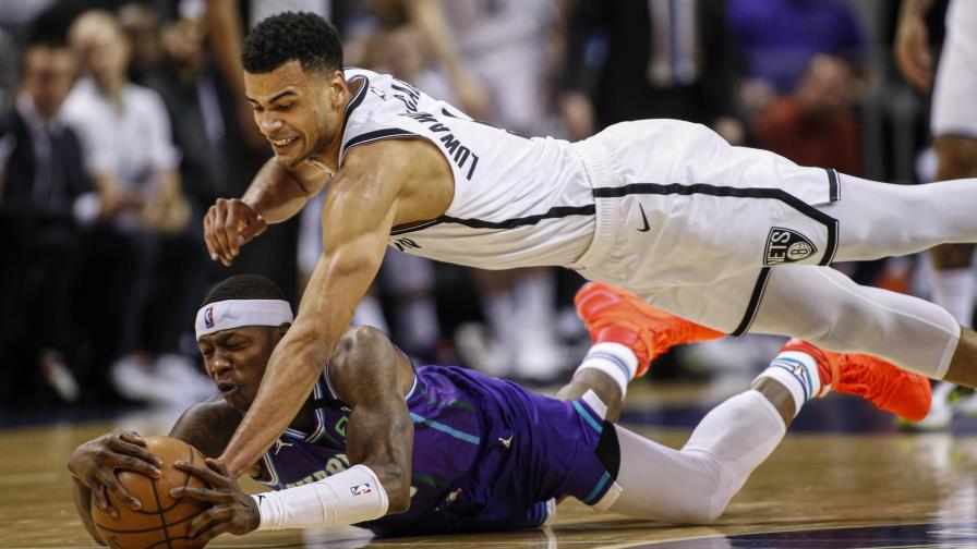Luwawu-Cabarrot anota 21, Nets arrasan a Hornets